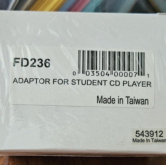 Coby CX-CD114 Personal CD Player w/ Adaptor - Picture 3 of 3